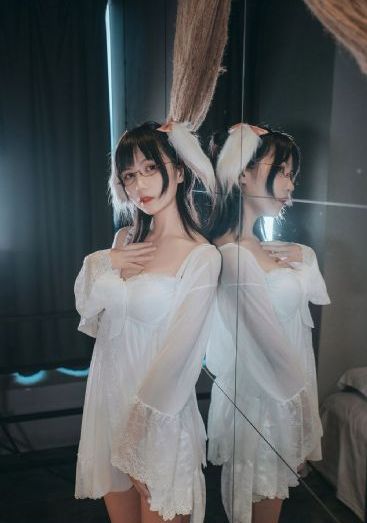 女学生在按摩室hd高清