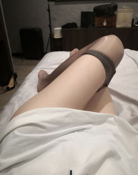动漫八尺大人被吸乳视频