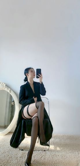 漂亮的女邻居2