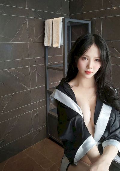 贵妃喂奶h承宠之欢