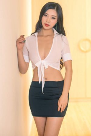 商务旅行戴绿女老板2中字