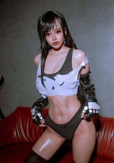 夫妻两人看b站伤感电视剧