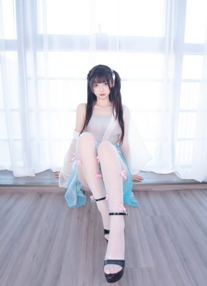 浑圆乳房大力地揉搓着h