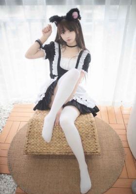 凯西顺从的女孩