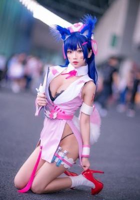 秘女琴